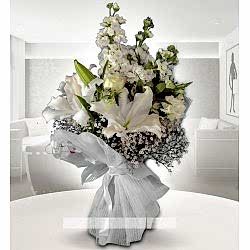 Mis kokulu lilyum ve şebboy buketi