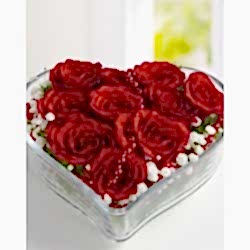 Kalp cam vazoda 11 kırmızı gül