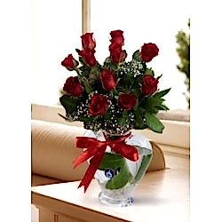 Kalp vazoda 11 gül aranjmanı