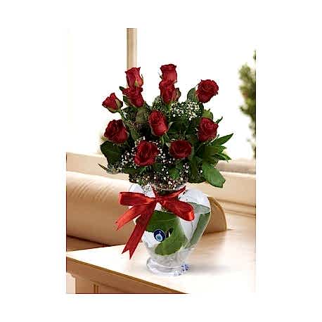 Kalp vazoda 11 gül aranjmanı