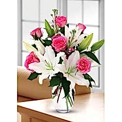 Pembe gül ve lilyum aranjmanı