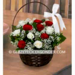 Çiçekli Gül Sepeti