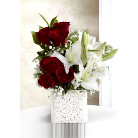 Kırmızı Gül ve Beyaz Lilyum